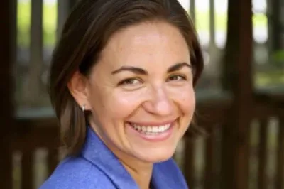 400x293_KatieCuran Katie Curran headshot