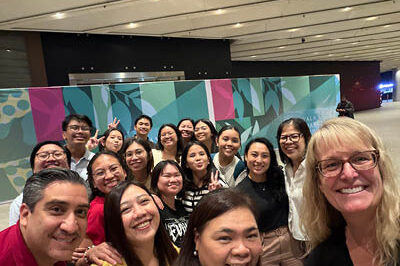 400x293_RickSurveyStory3 A group of clinicians are posing for a selfie